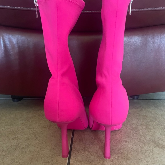Steve Madden Vakay Neon Fuchsia Stretch Booties SZ 11M - Picture 4 of 9